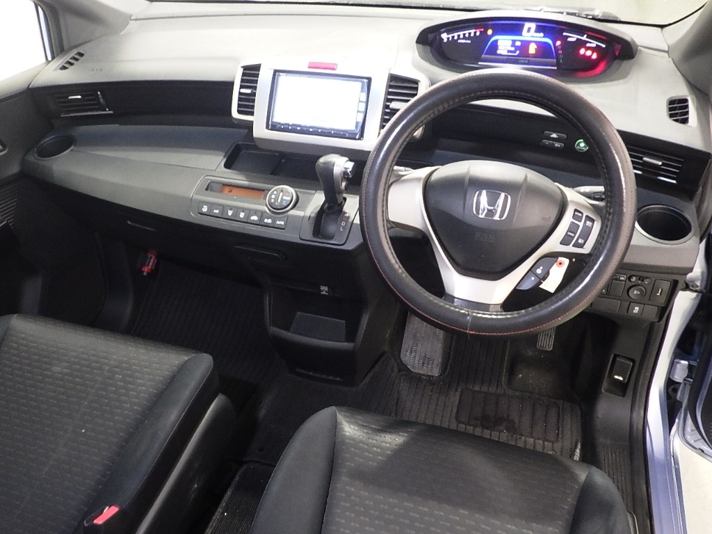 HONDA FREED SPIKE