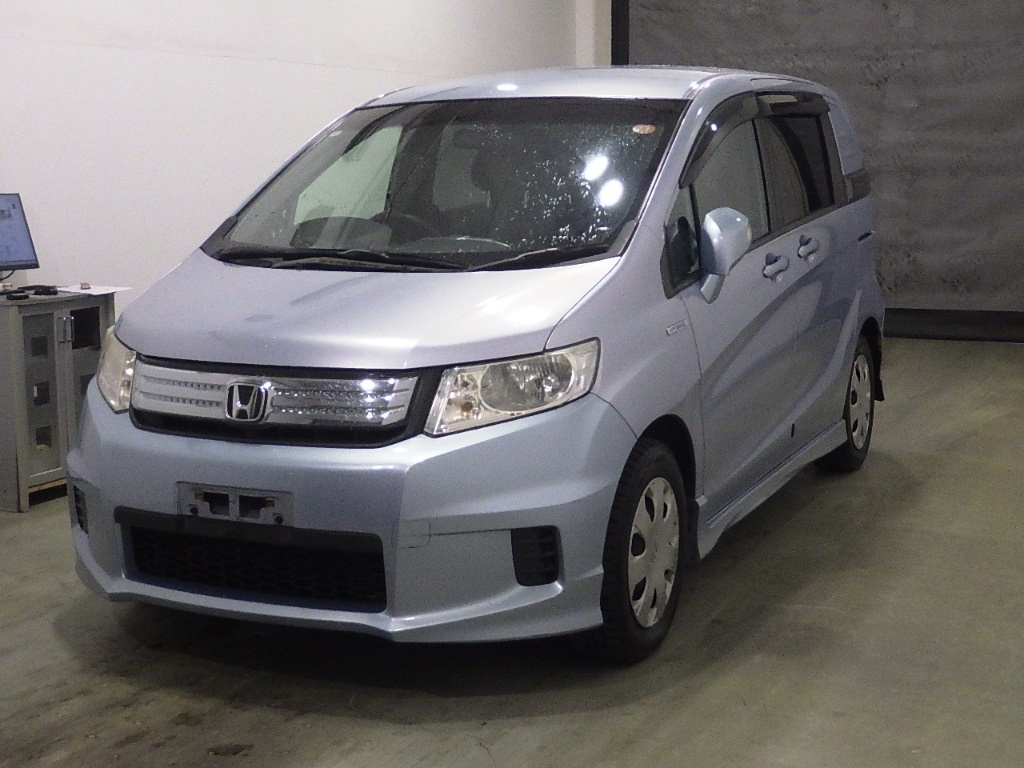 HONDA FREED SPIKE