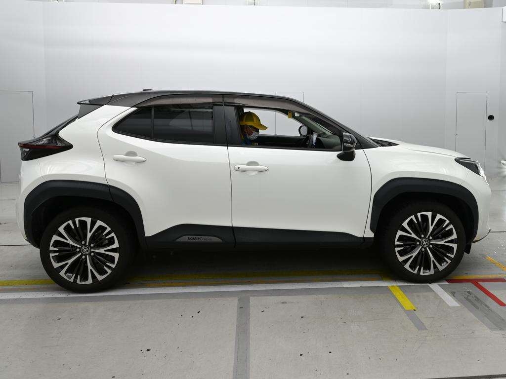 TOYOTA YARIS CROSS