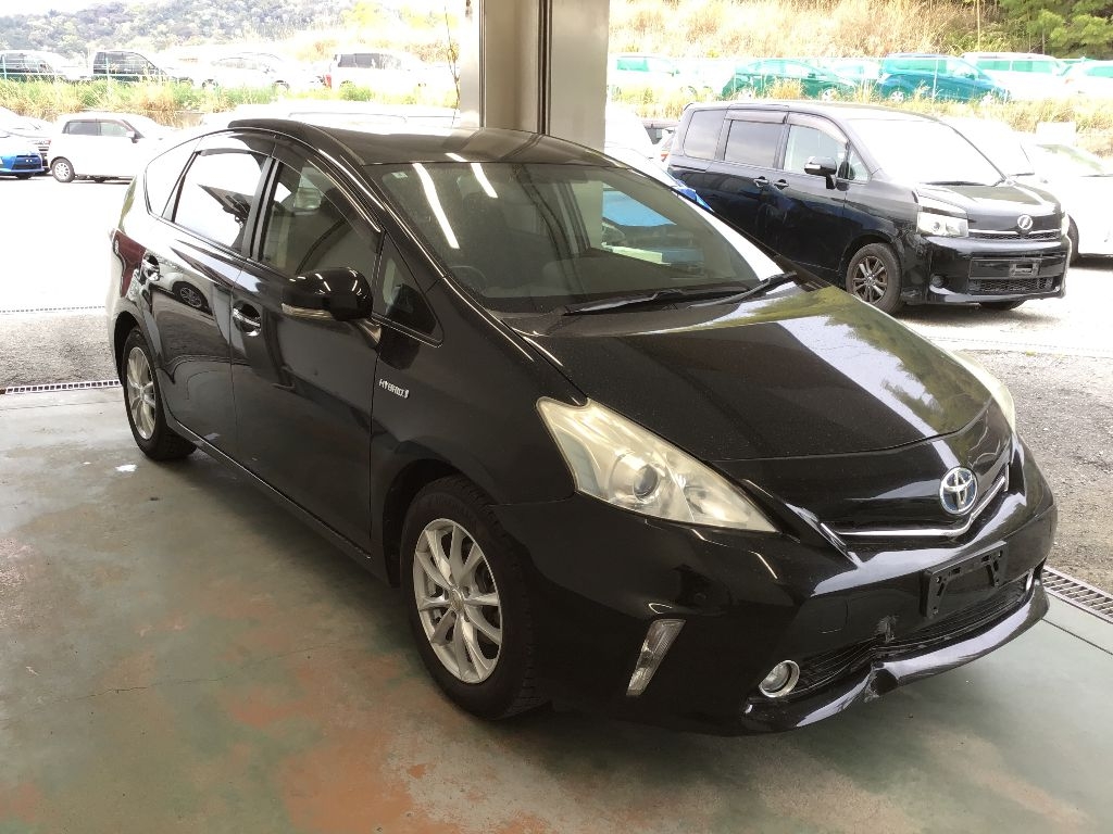 TOYOTA PRIUS ALPHA