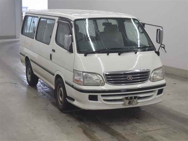 TOYOTA HIACE
