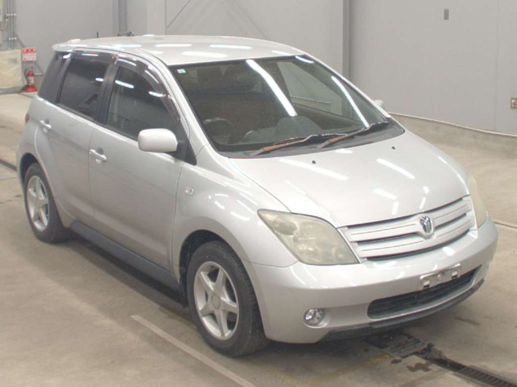 TOYOTA IST