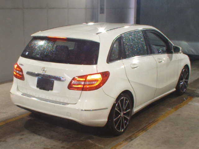 MERCEDES-BENZ B-CLASS