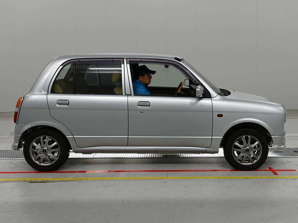 DAIHATSU MIRA GINO
