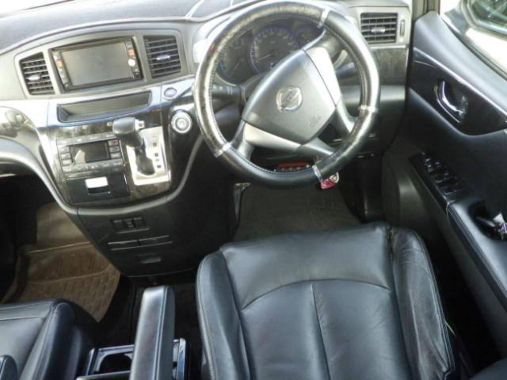 NISSAN ELGRAND