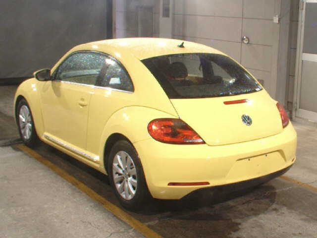 VOLKSWAGEN BEETLE