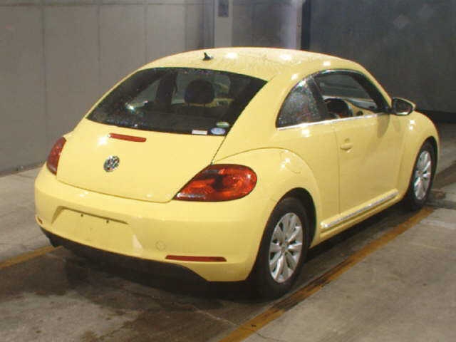 VOLKSWAGEN BEETLE