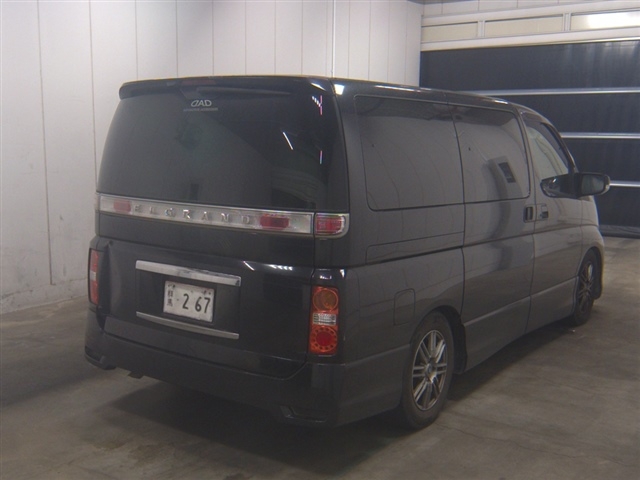 NISSAN ELGRAND