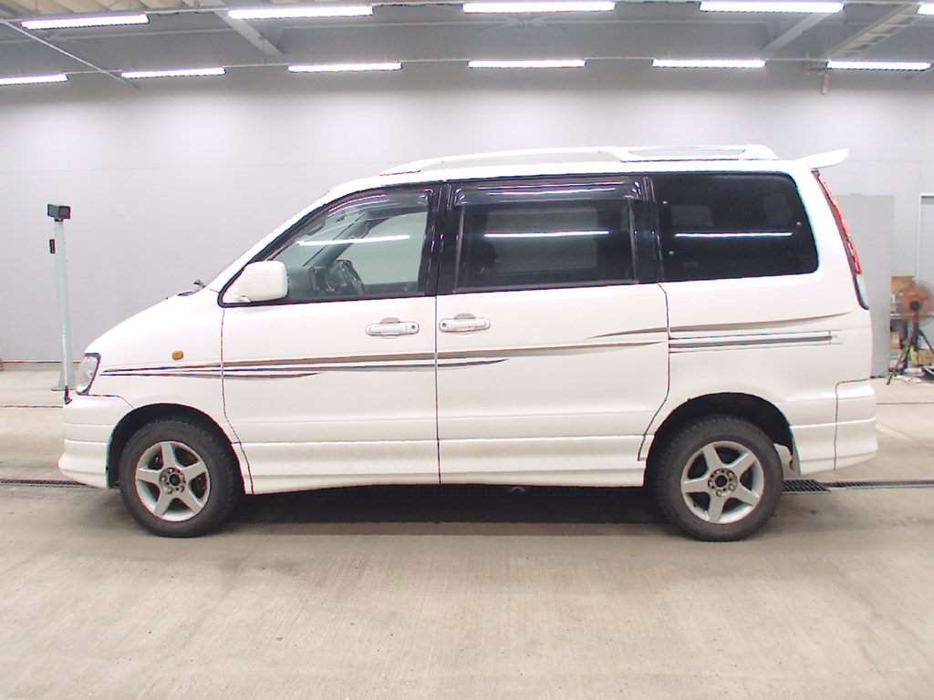 TOYOTA TOWN ACE NOAH