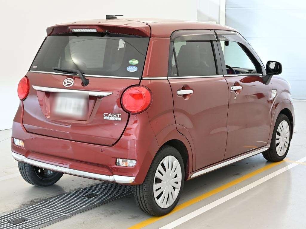 DAIHATSU CAST