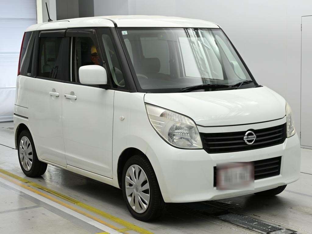 NISSAN ROOX