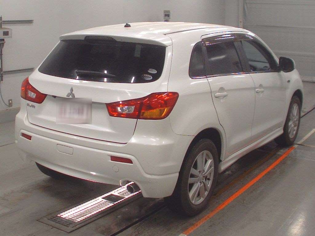 MITSUBISHI RVR