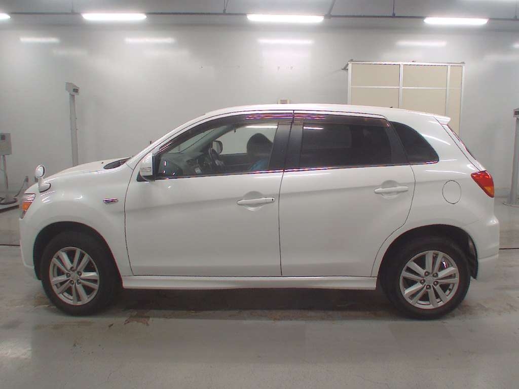 MITSUBISHI RVR