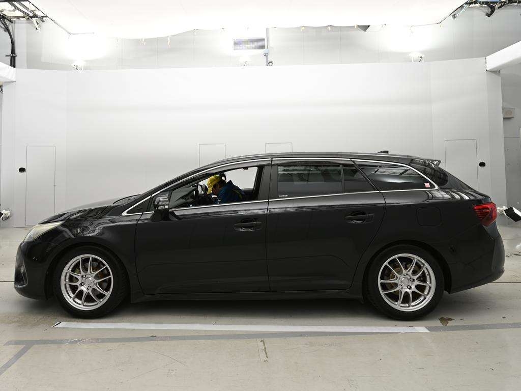 TOYOTA AVENSIS