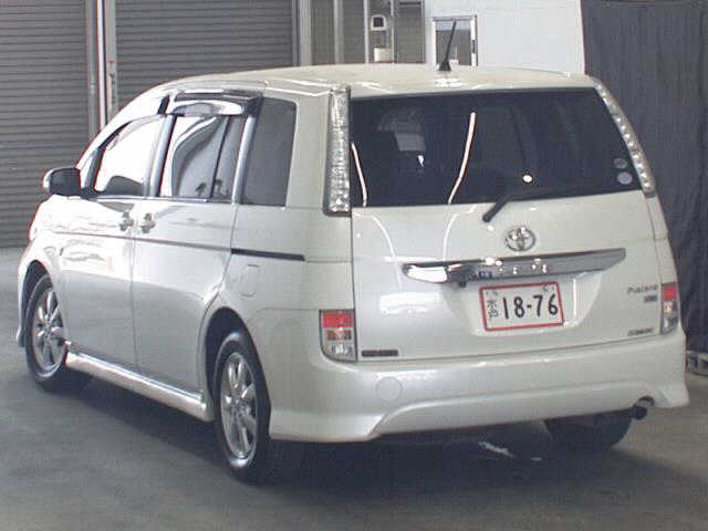 TOYOTA ISIS