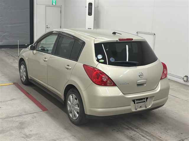 NISSAN TIIDA