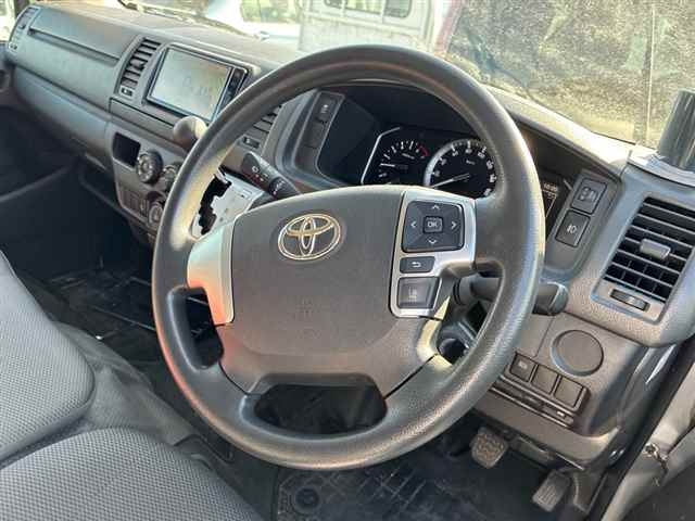 TOYOTA REGIUS ACE