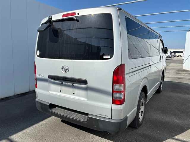 TOYOTA REGIUS ACE