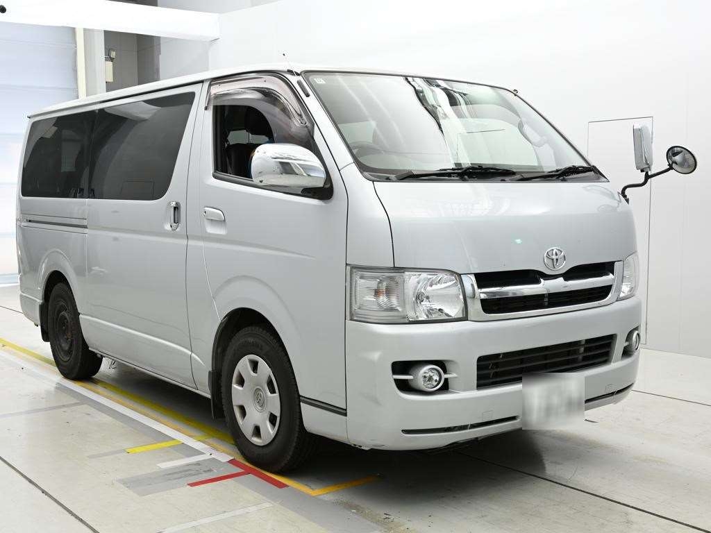 TOYOTA REGIUS ACE