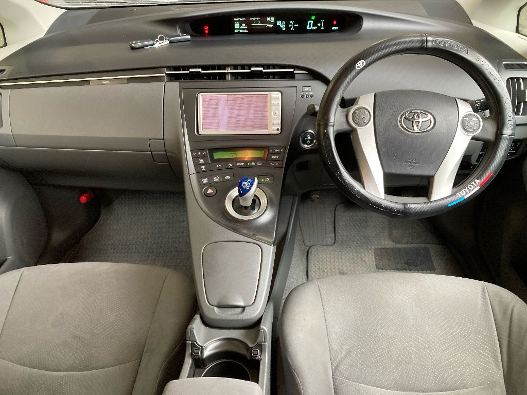 TOYOTA PRIUS