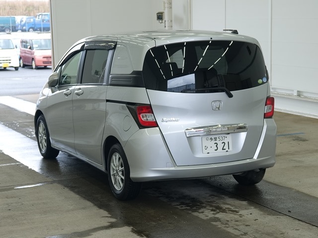 HONDA FREED SPIKE