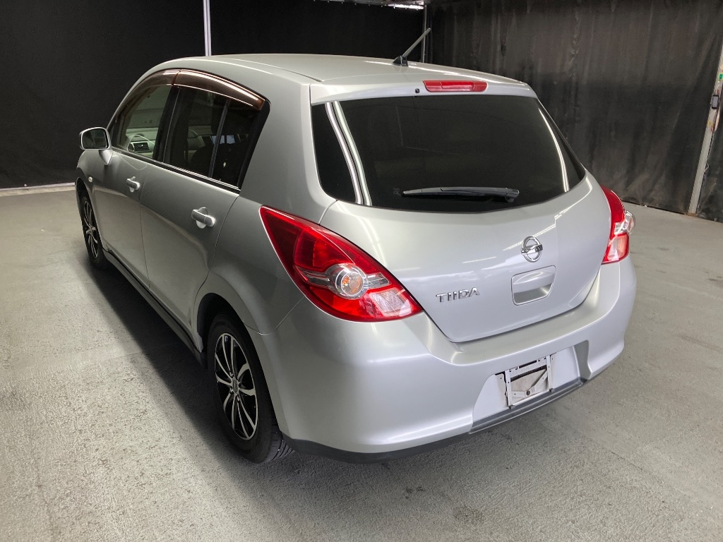 NISSAN TIIDA