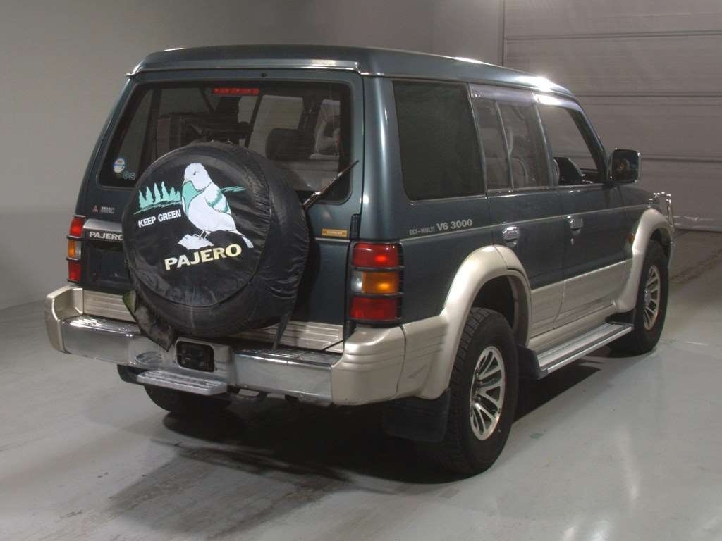 MITSUBISHI PAJERO