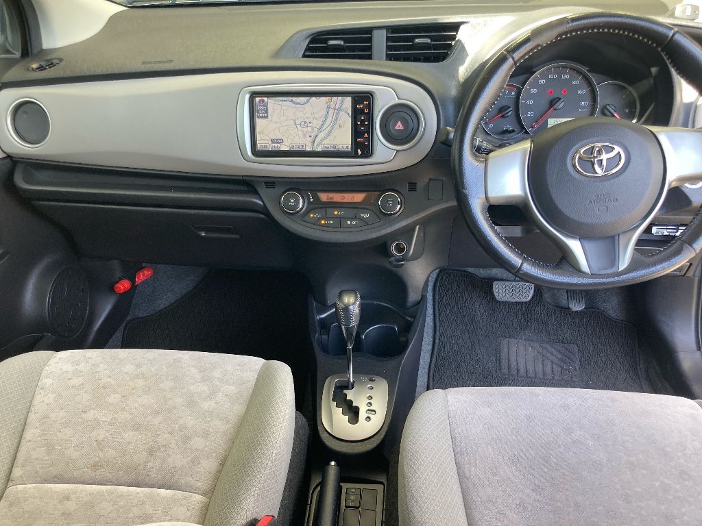 TOYOTA VITZ
