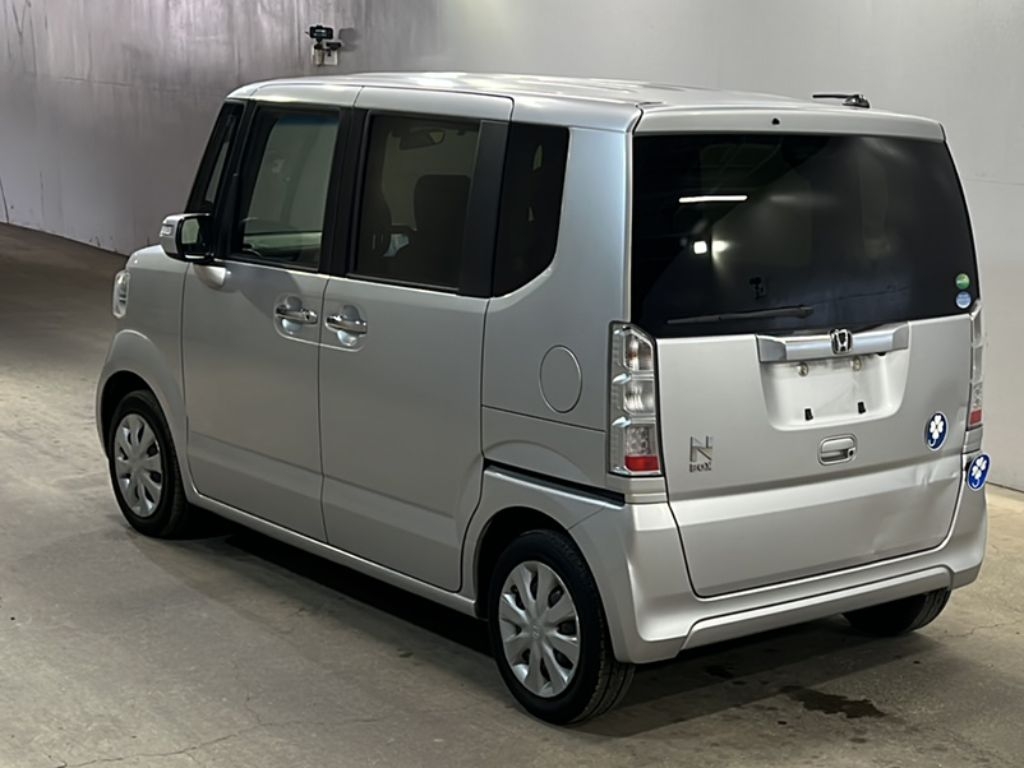 HONDA N-BOX+