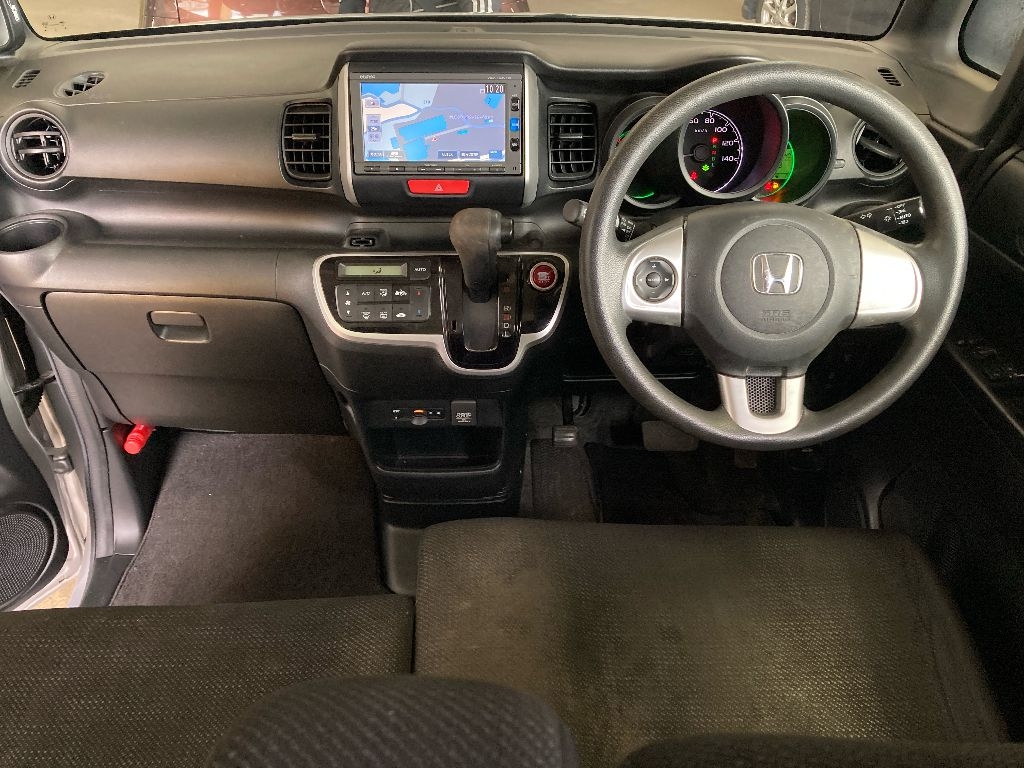 HONDA N-BOX+