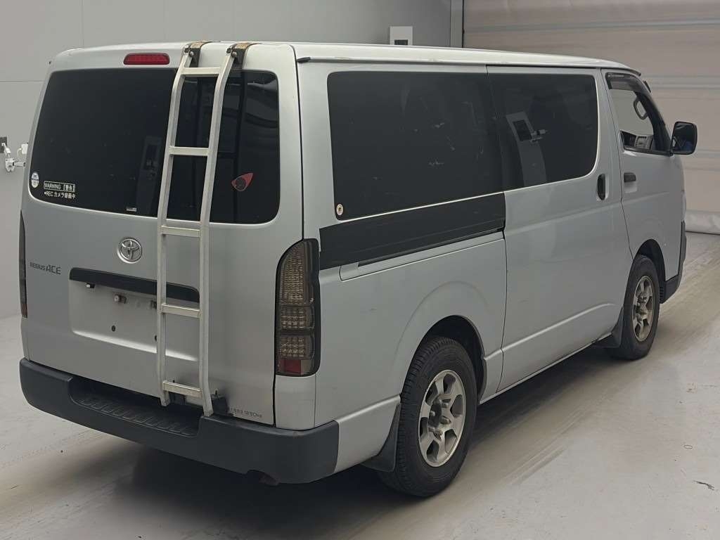 TOYOTA REGIUS ACE