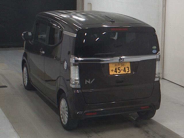 HONDA N-BOX SLASH