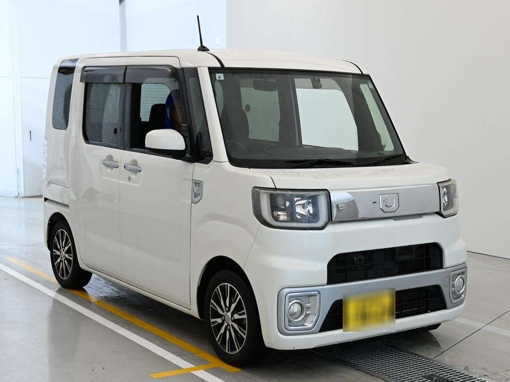 DAIHATSU WAKE