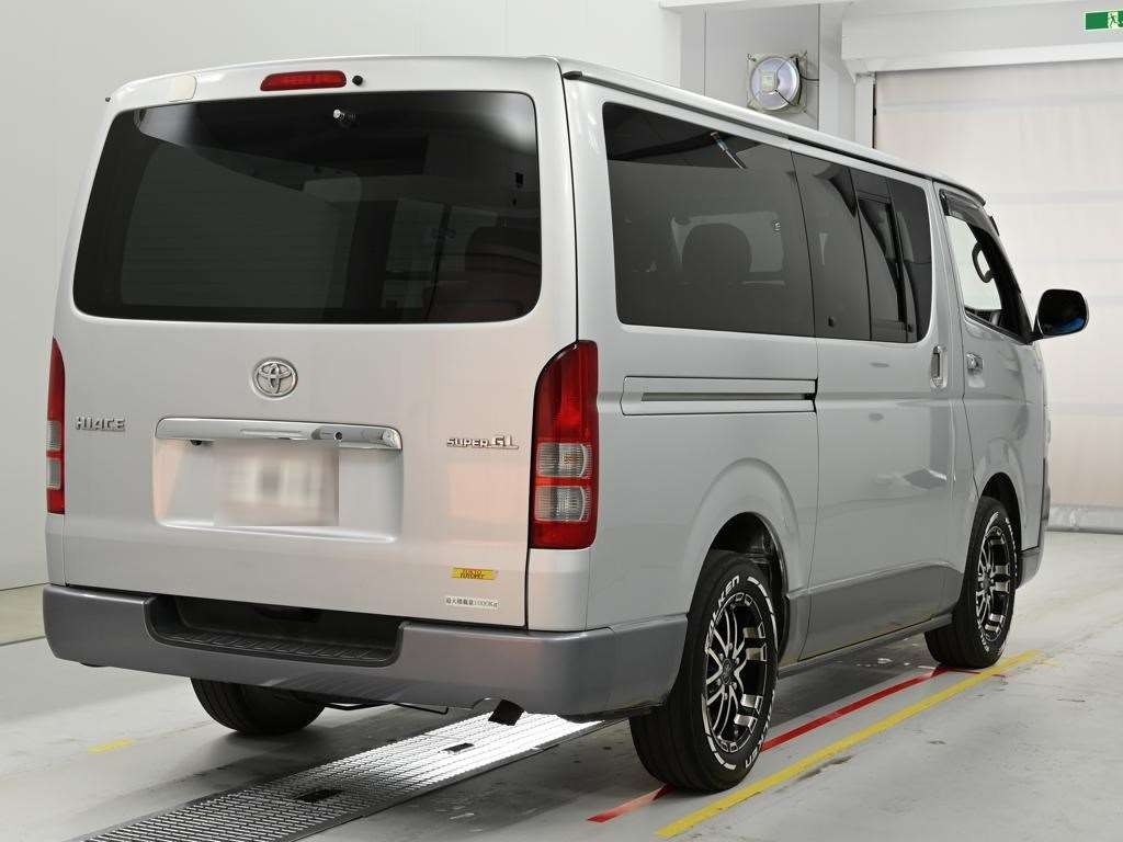 TOYOTA REGIUS ACE