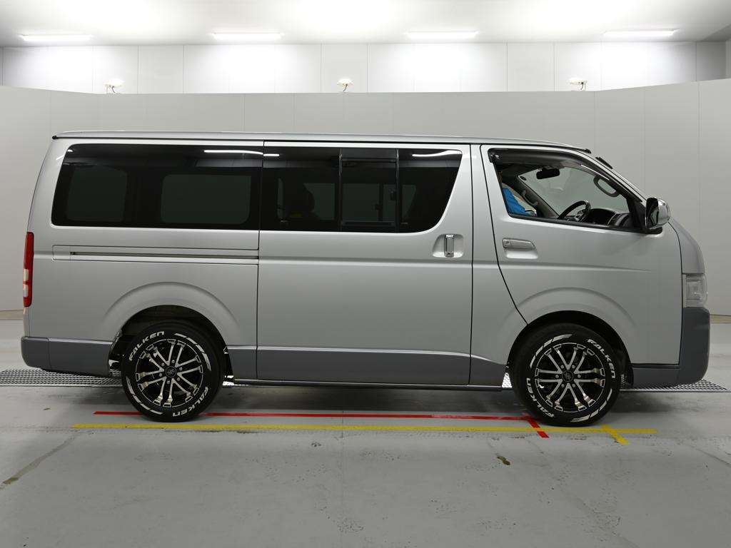 TOYOTA REGIUS ACE