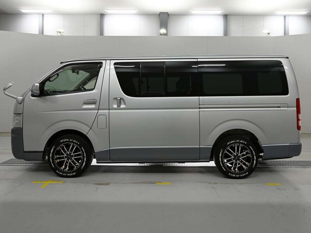 TOYOTA REGIUS ACE