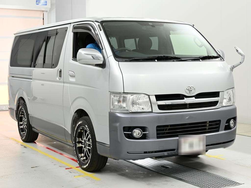 TOYOTA REGIUS ACE