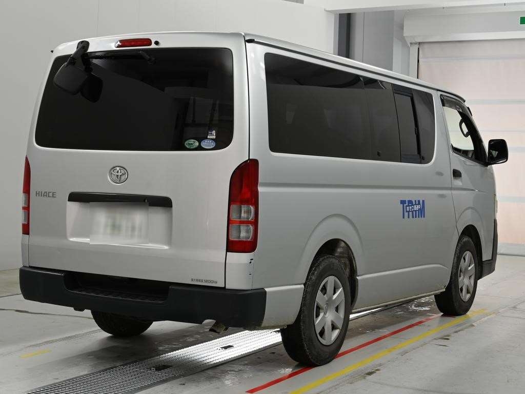 TOYOTA REGIUS ACE