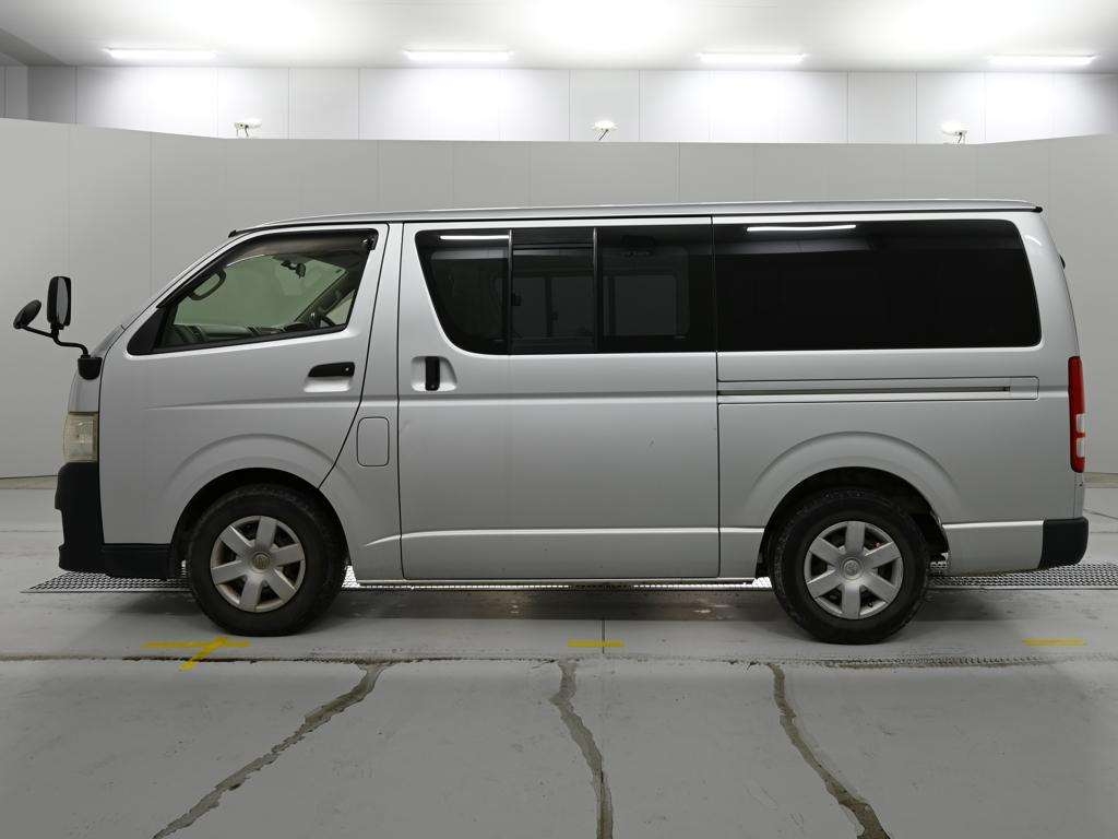 TOYOTA REGIUS ACE