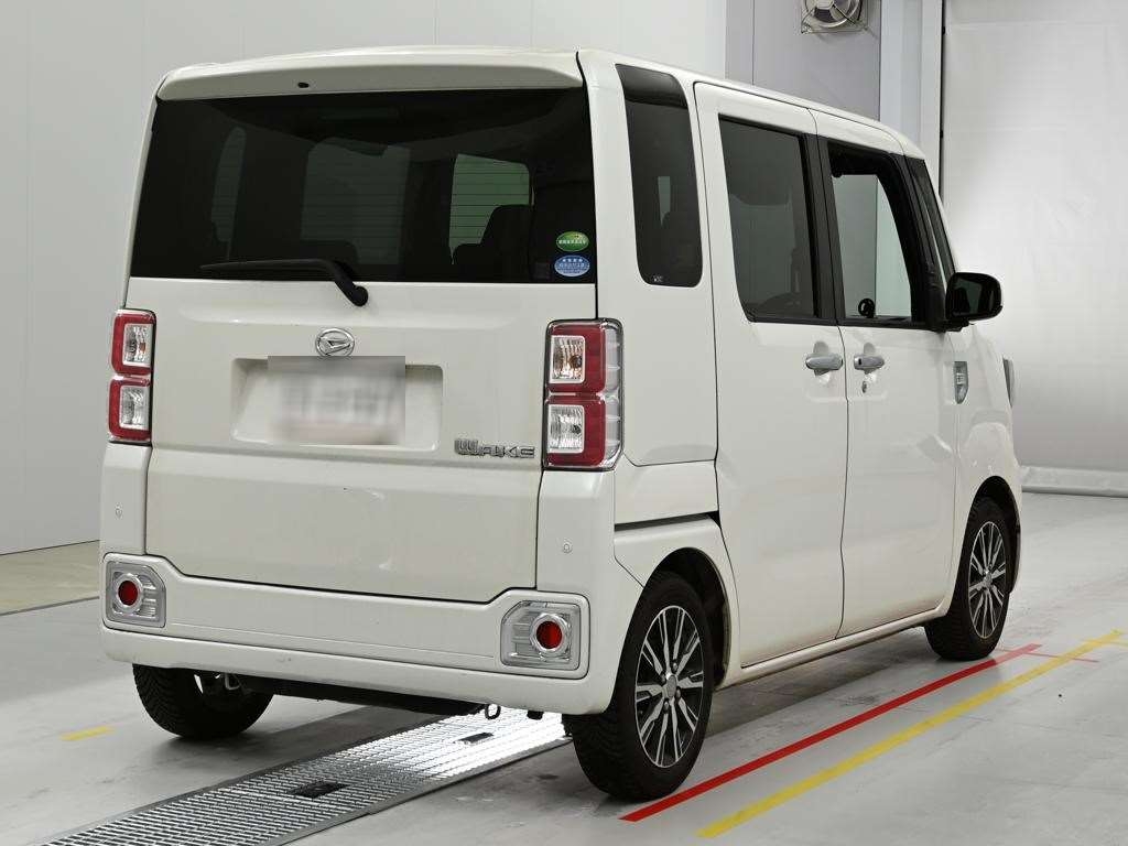 DAIHATSU WAKE