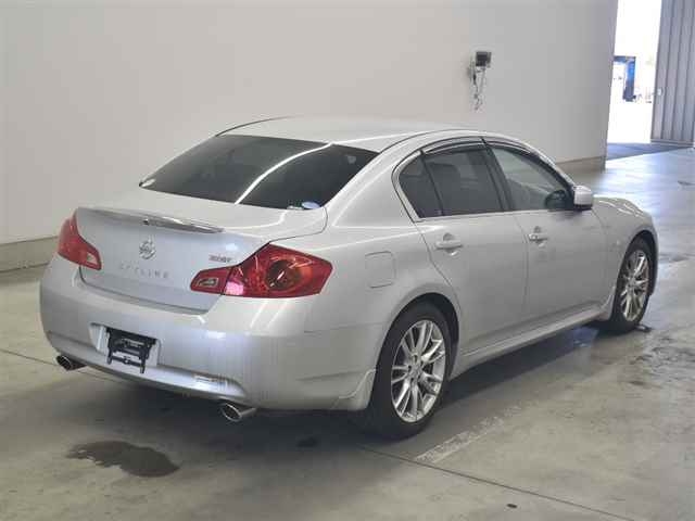 NISSAN SKYLINE