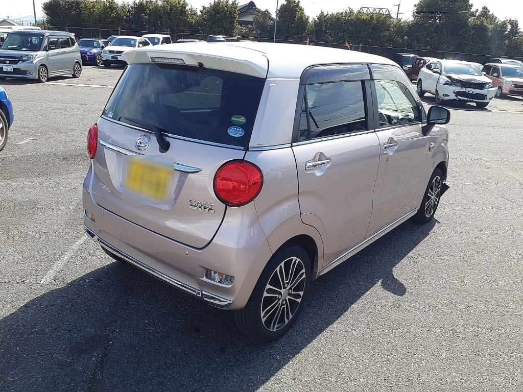 DAIHATSU CAST