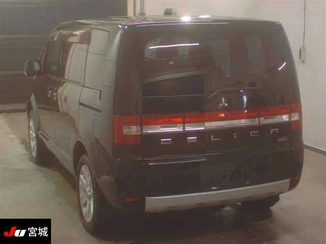 MITSUBISHI DELICA D:5