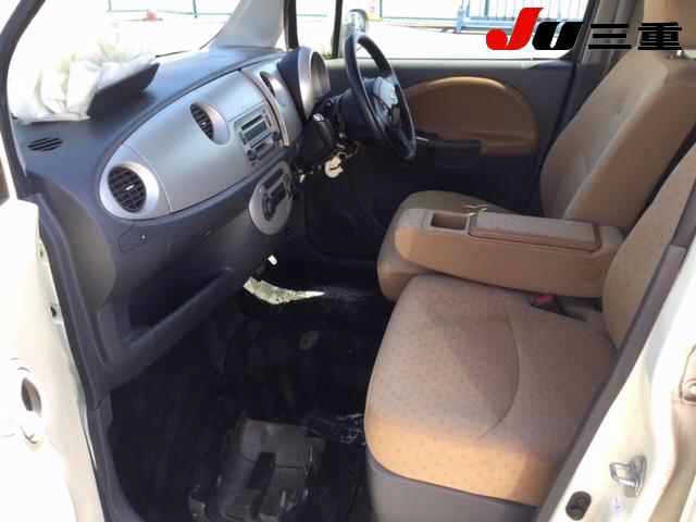 DAIHATSU MOVE LATTE