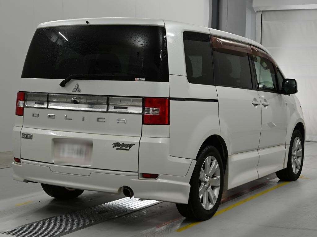 MITSUBISHI DELICA D:5