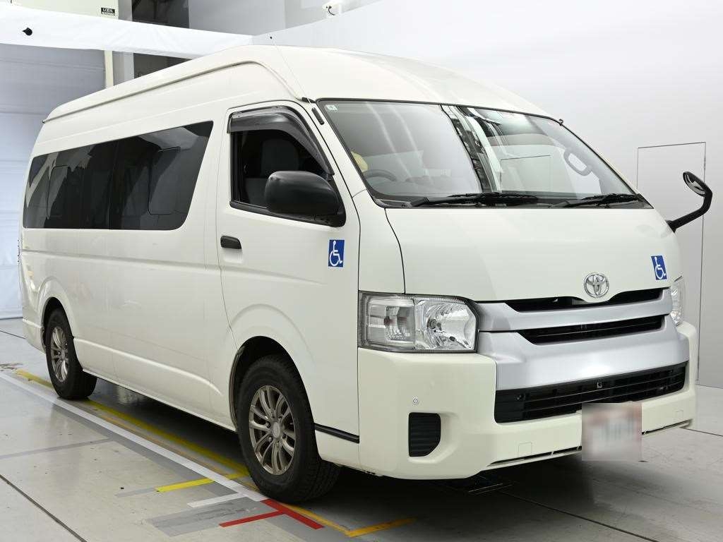 TOYOTA REGIUS ACE