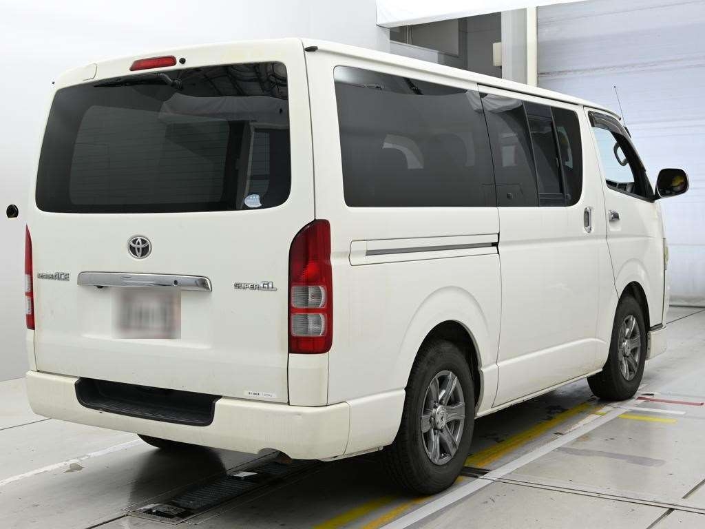 TOYOTA REGIUS ACE