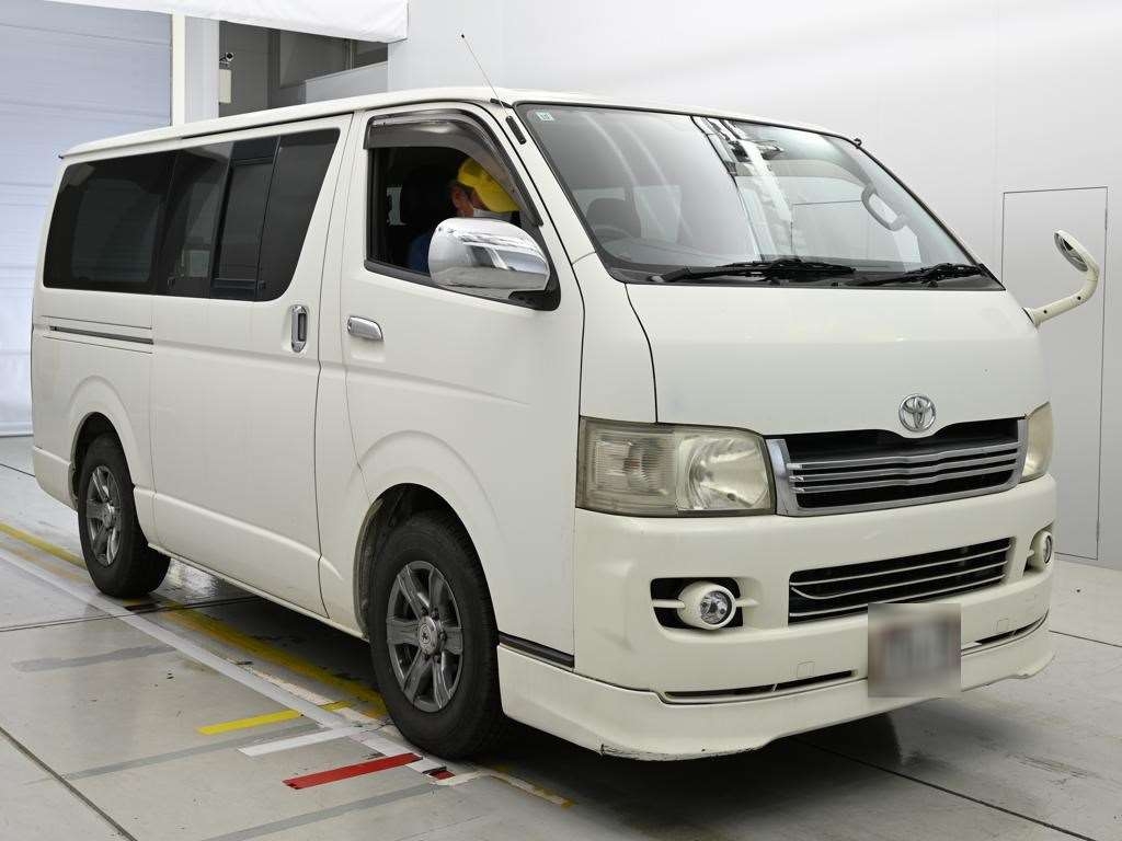 TOYOTA REGIUS ACE