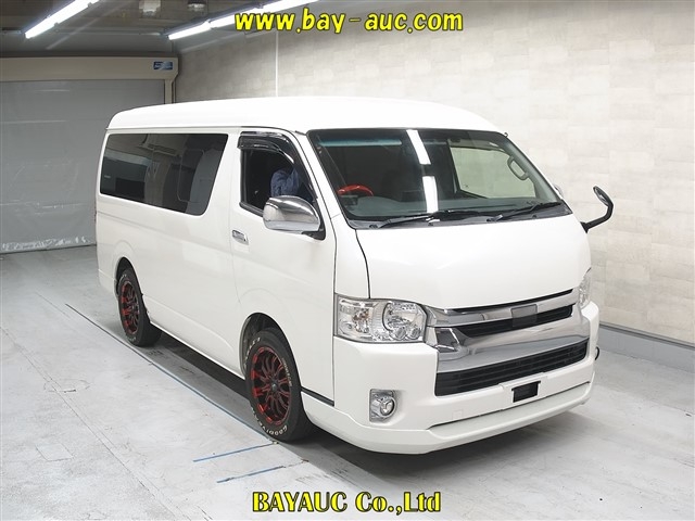 TOYOTA HIACE