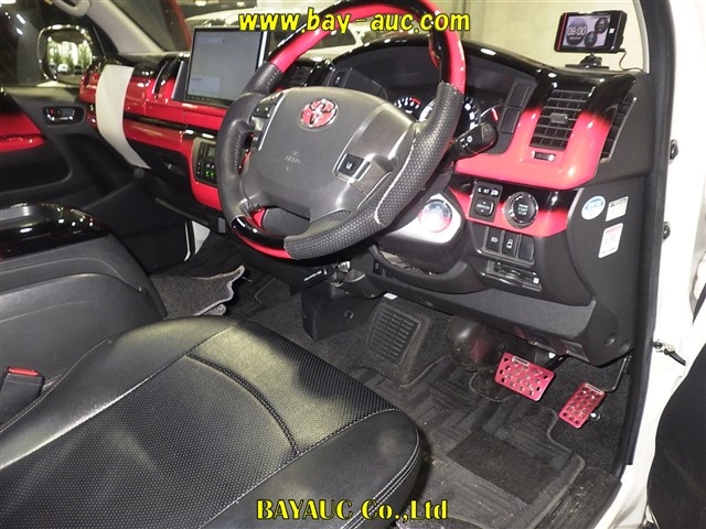 TOYOTA HIACE